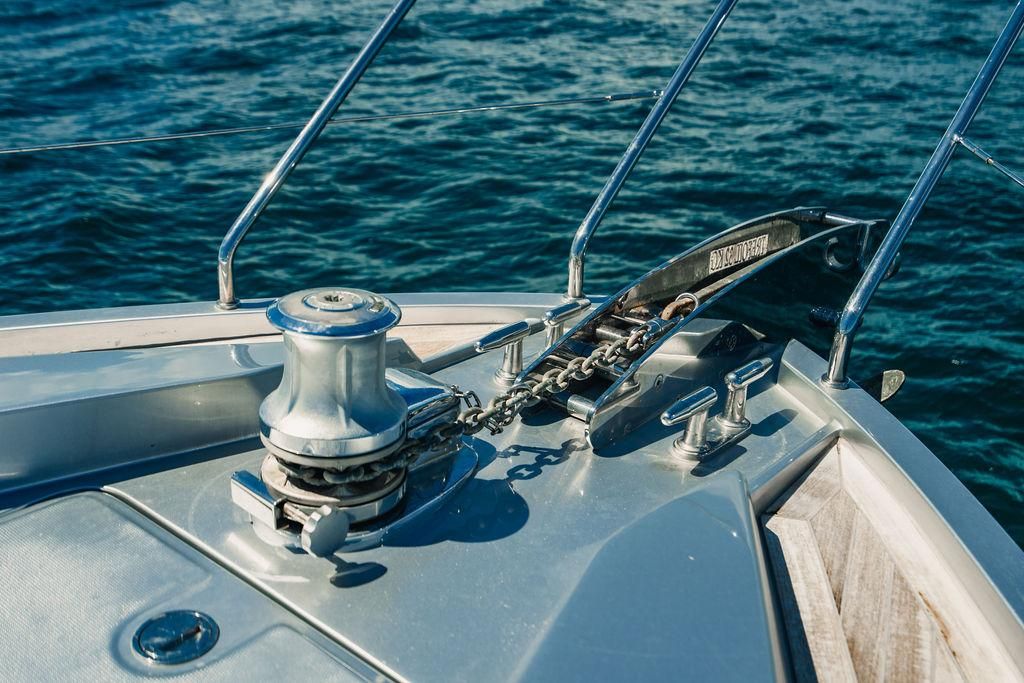 2011 Pershing 64 