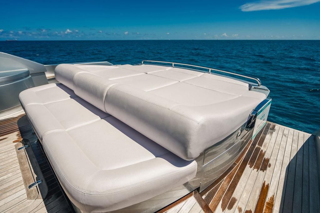 2011 Pershing 64 