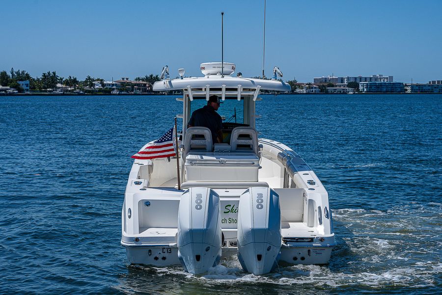 2020 Boston Whaler 330 Outrage