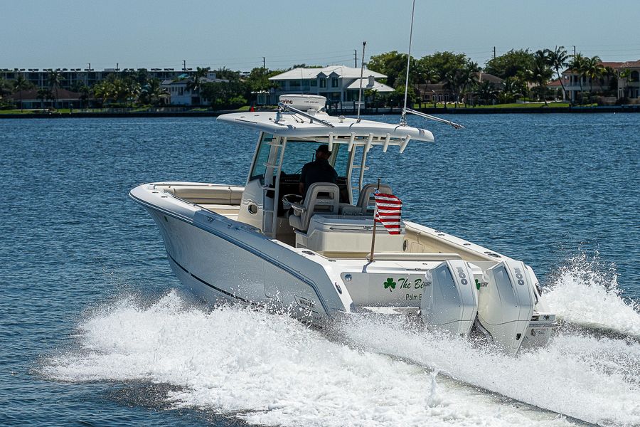 2020 Boston Whaler 330 Outrage