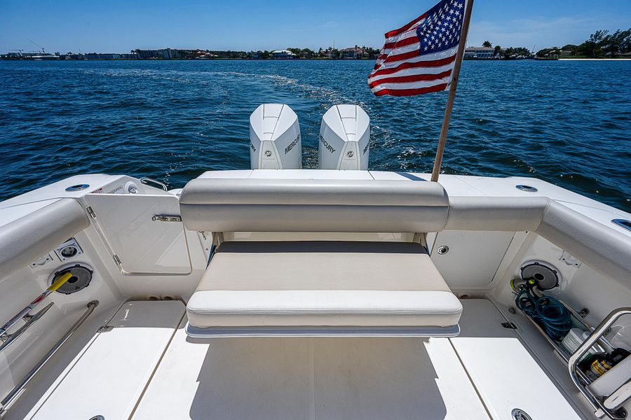 2020 Boston Whaler 330 Outrage