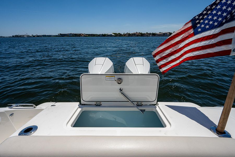 2020 Boston Whaler 330 Outrage