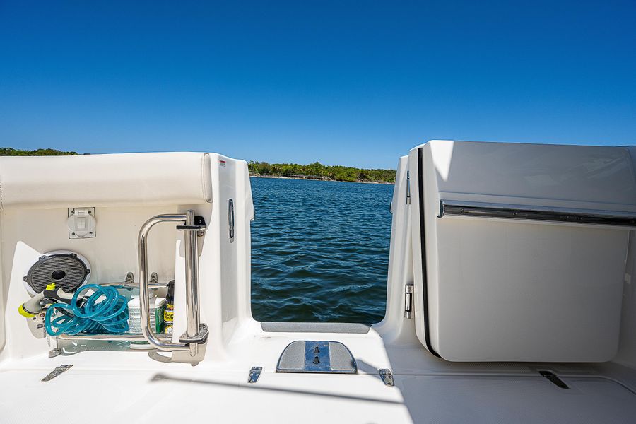 2020 Boston Whaler 330 Outrage