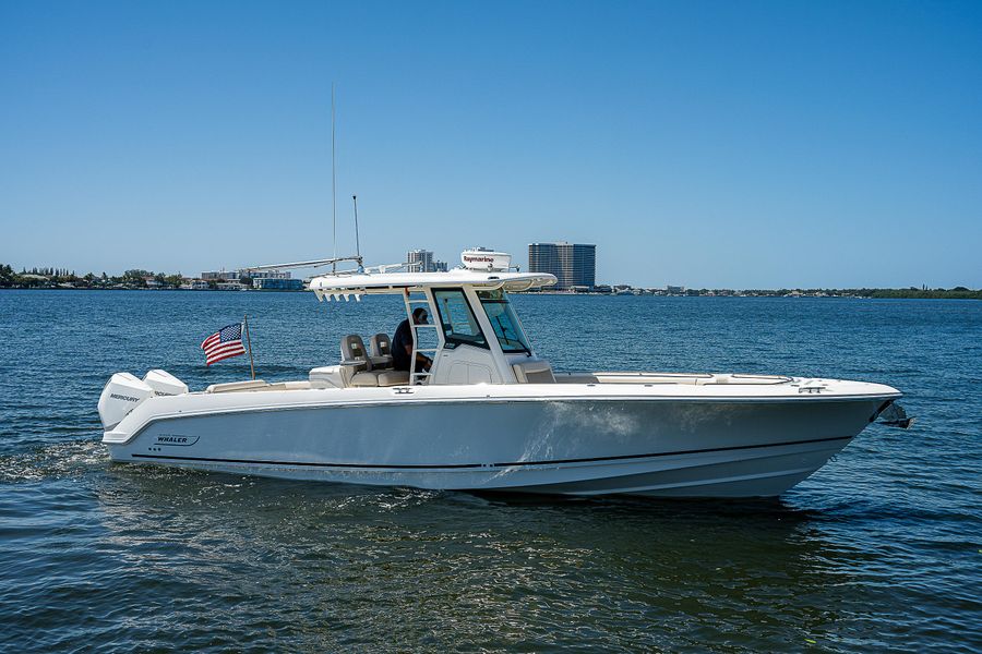 2020 Boston Whaler 330 Outrage