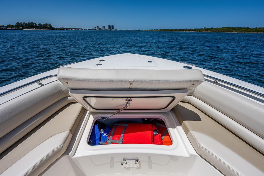 2020 Boston Whaler 330 Outrage