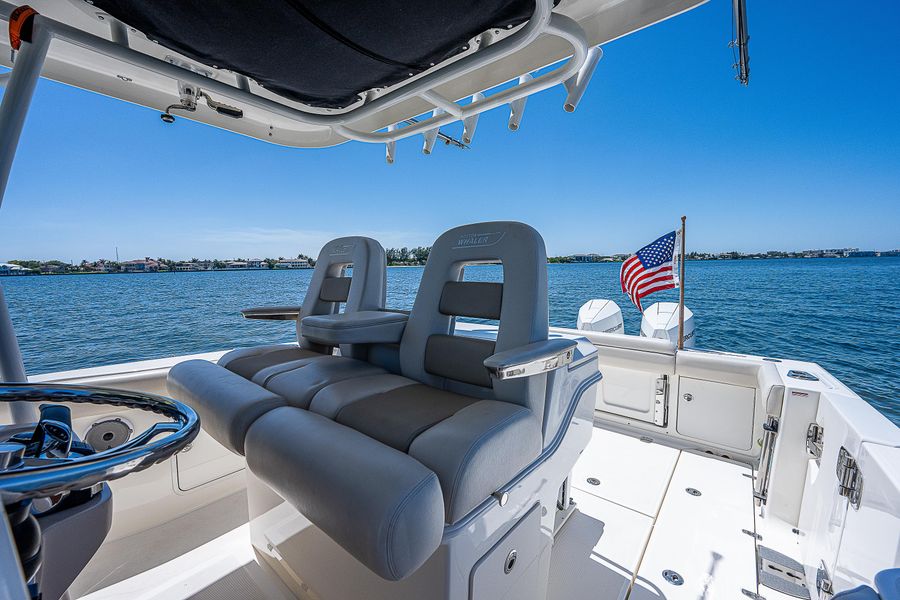 2020 Boston Whaler 330 Outrage