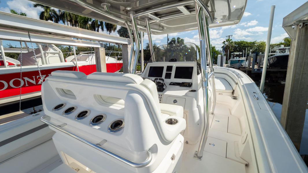 2020 Intrepid 327 Center Console