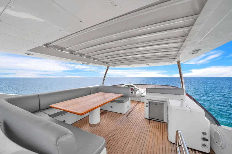  Yacht Photos Pics 80' Sunseeker