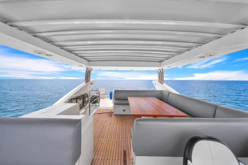  Yacht Photos Pics 80' Sunseeker