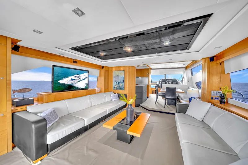  Yacht Photos Pics 80' Sunseeker