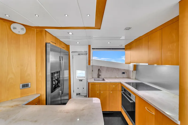  Yacht Photos Pics 80' Sunseeker