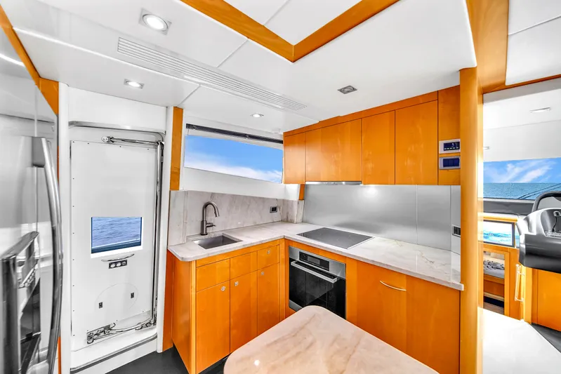  Yacht Photos Pics 80' Sunseeker