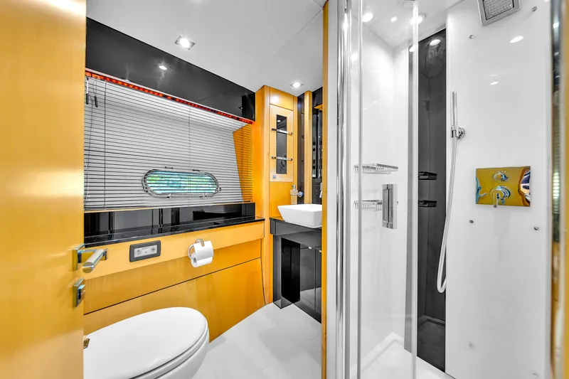  Yacht Photos Pics 80' Sunseeker