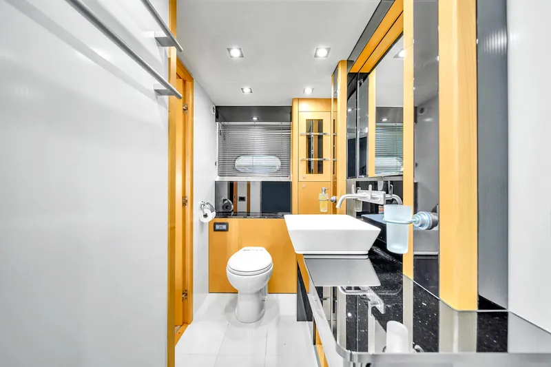  Yacht Photos Pics 80' Sunseeker