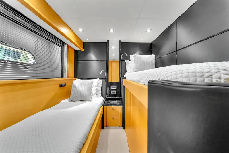  Yacht Photos Pics 80' Sunseeker