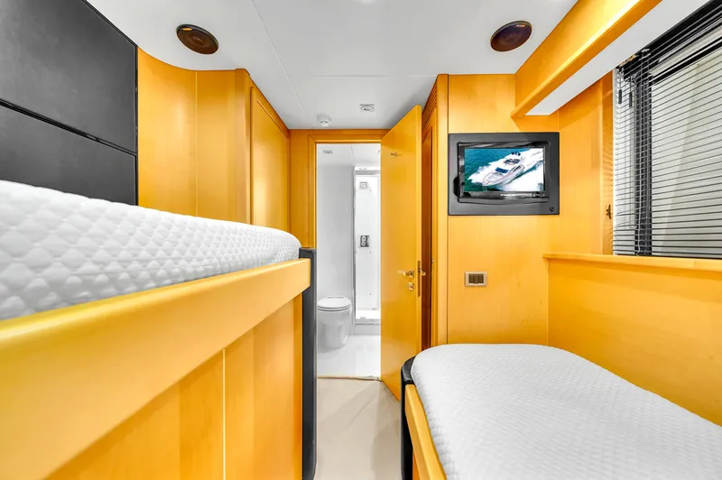  Yacht Photos Pics 80' Sunseeker