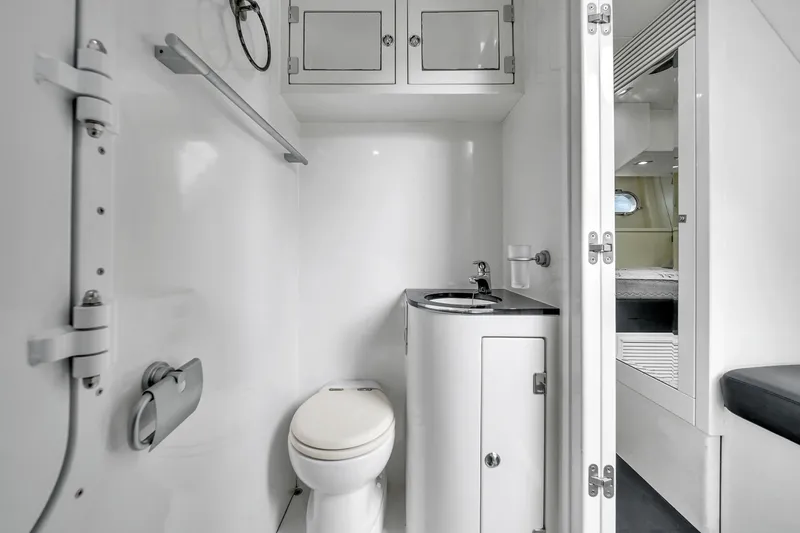  Yacht Photos Pics 80' Sunseeker