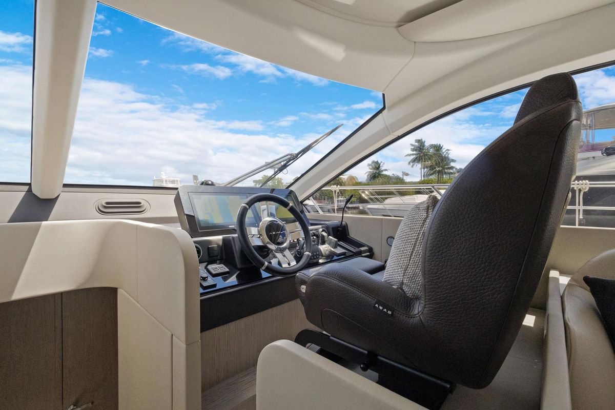 2025 Azimut 55 