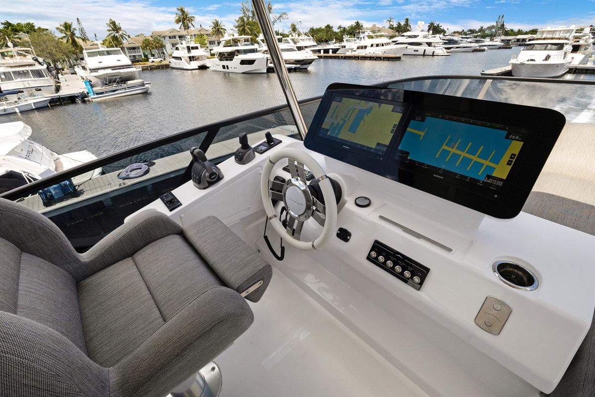 2025 Azimut 55 