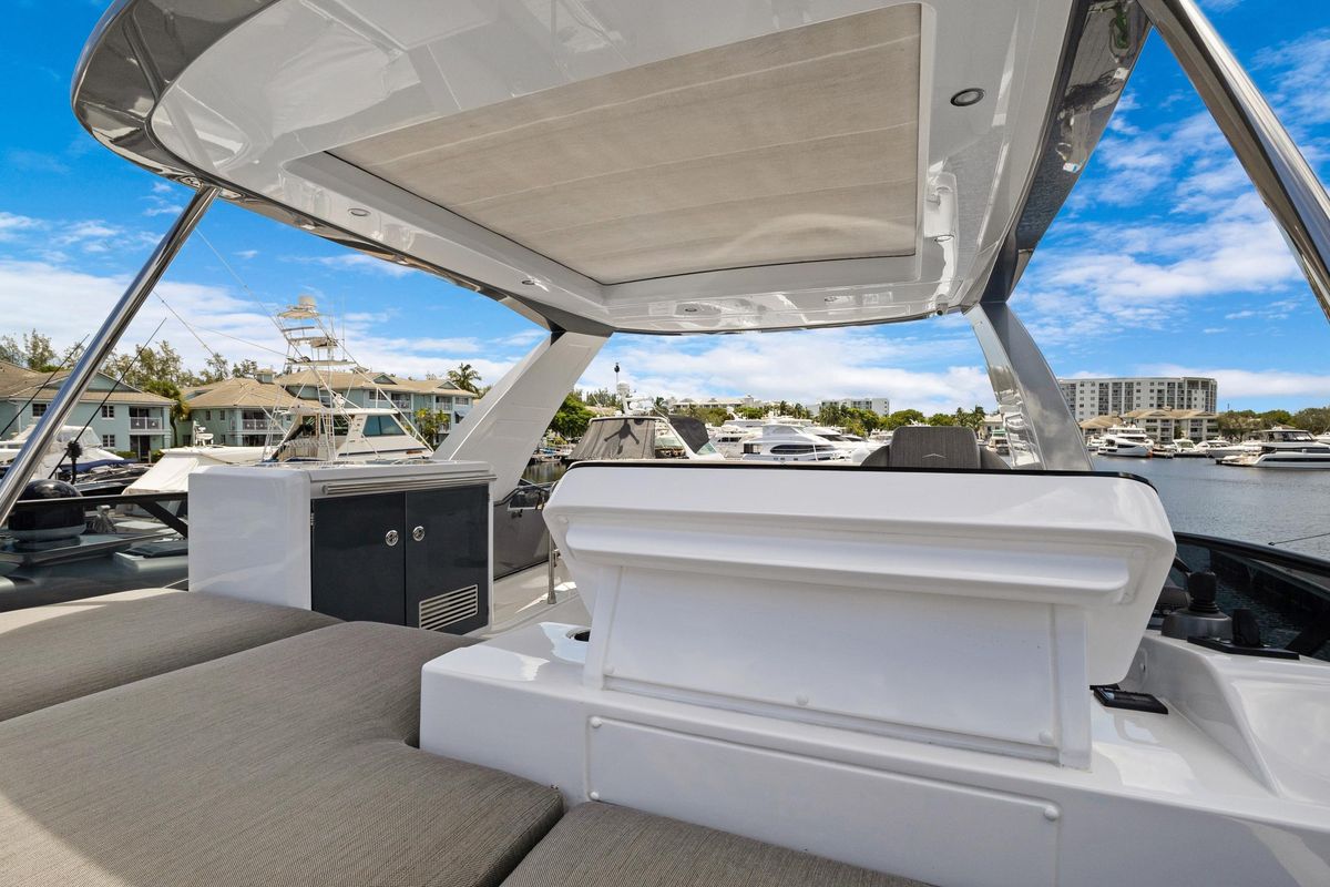 2025 Azimut 55 
