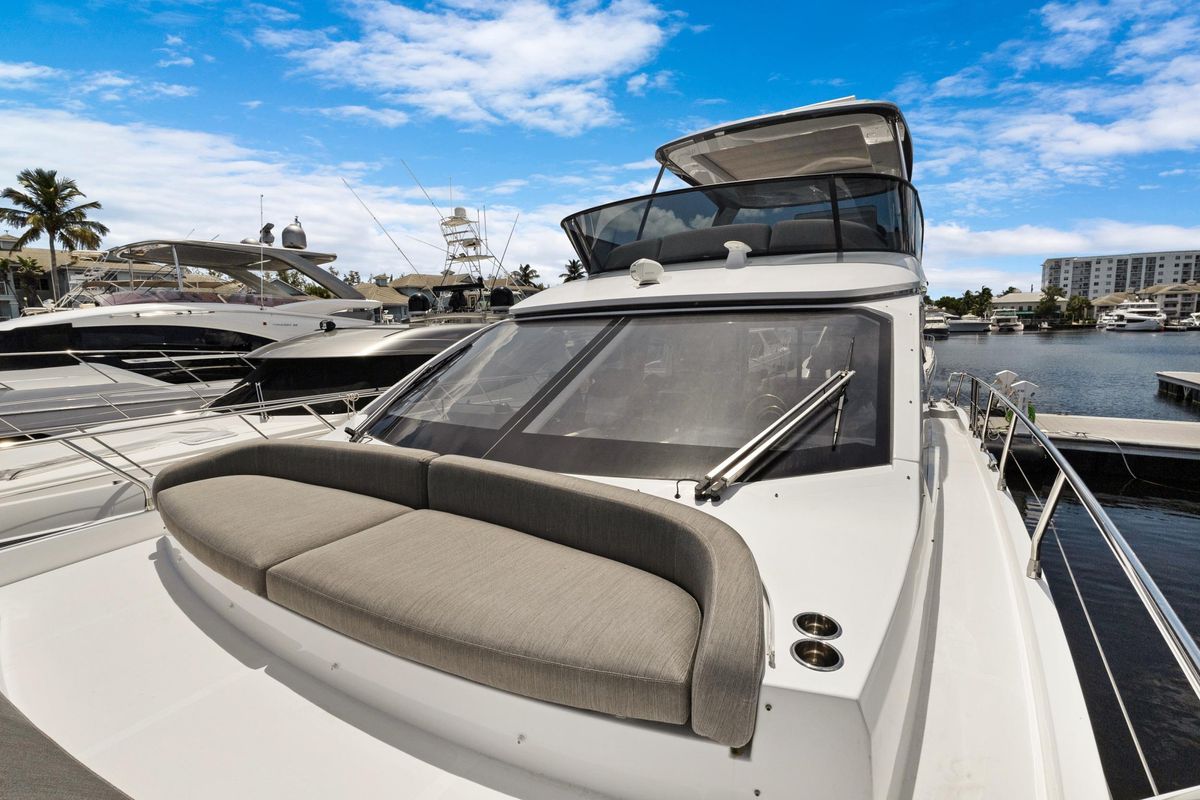 2025 Azimut 55 