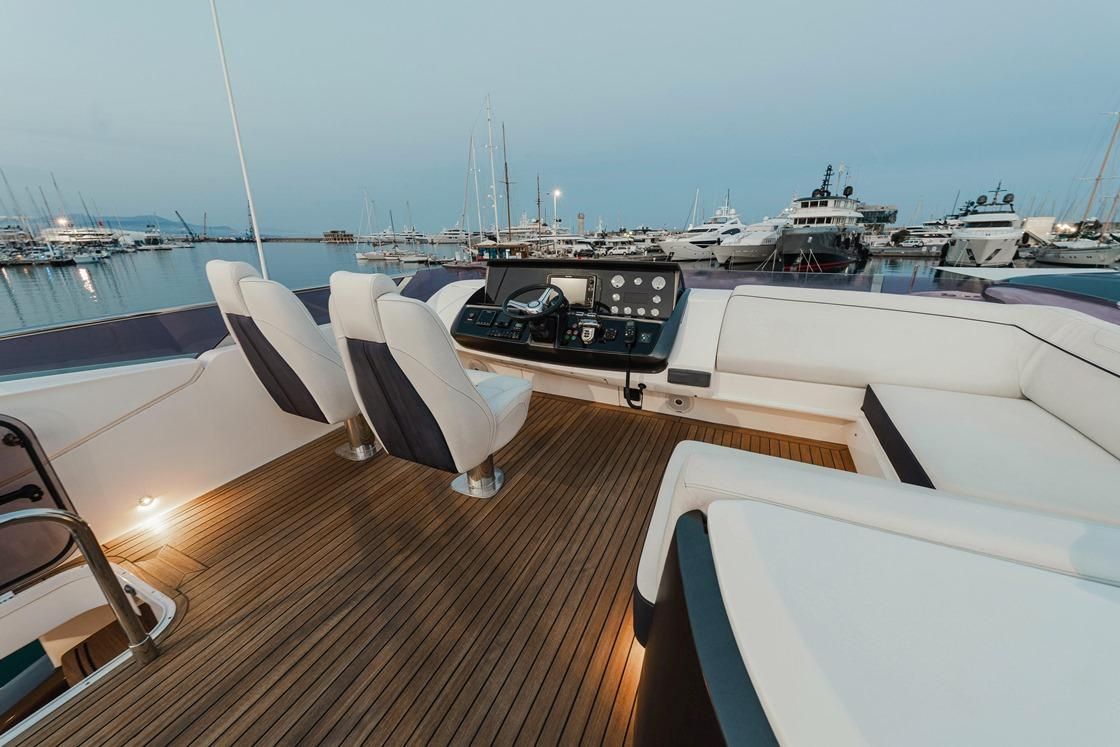2014 Princess 74 