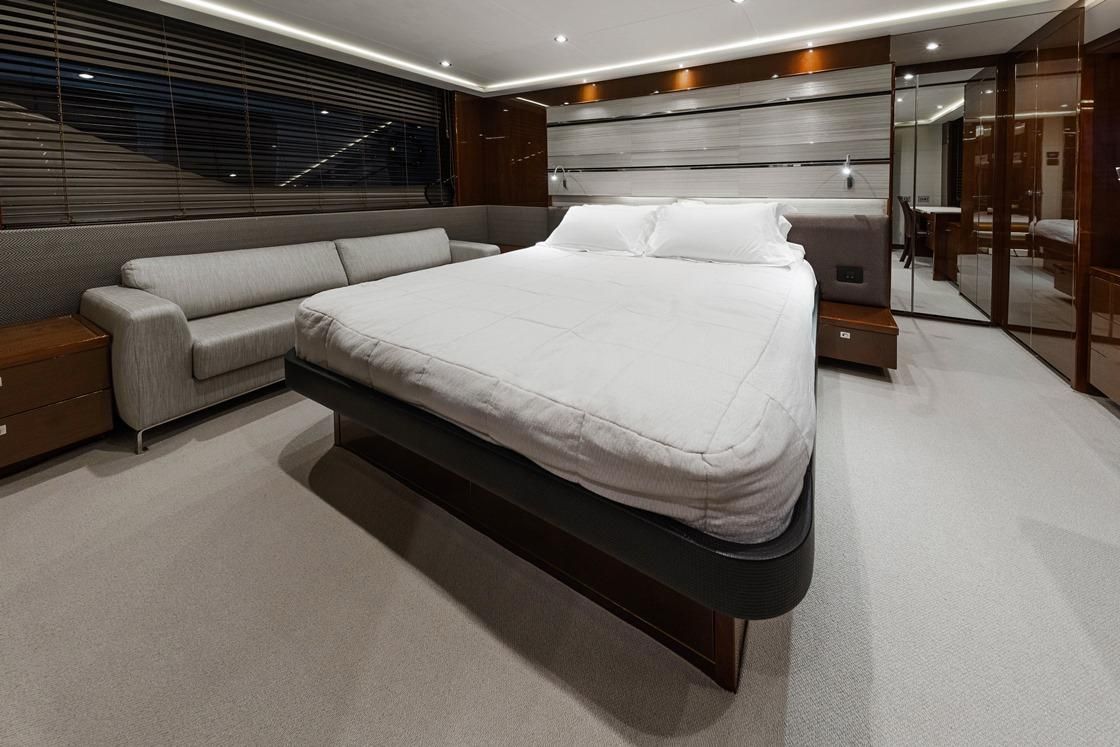 2014 Princess 74 