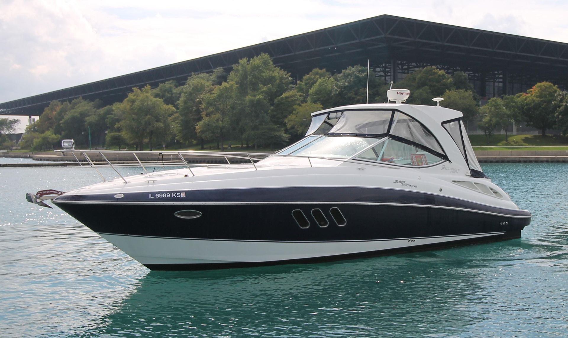 cruisers yachts 330 express for sale