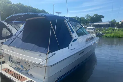 Sea Ray 340 Express Cruiser