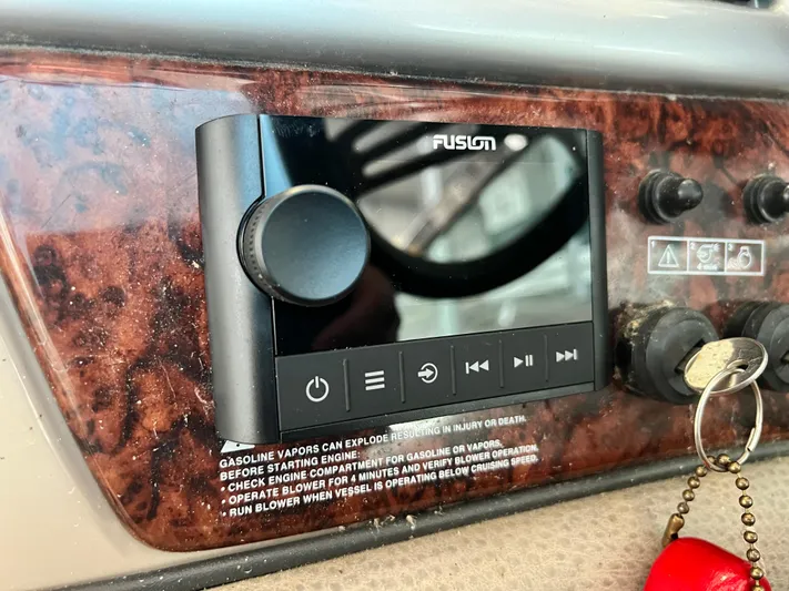 Ruby Yacht Photos Pics Fusion stereo system on 2007 Four Winns 358 Vista boat dashboard.