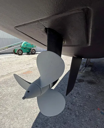 Escapist Yacht Photos Pics Propeller of a 2018 Lagoon 400 S2 catamaran on dry dock.