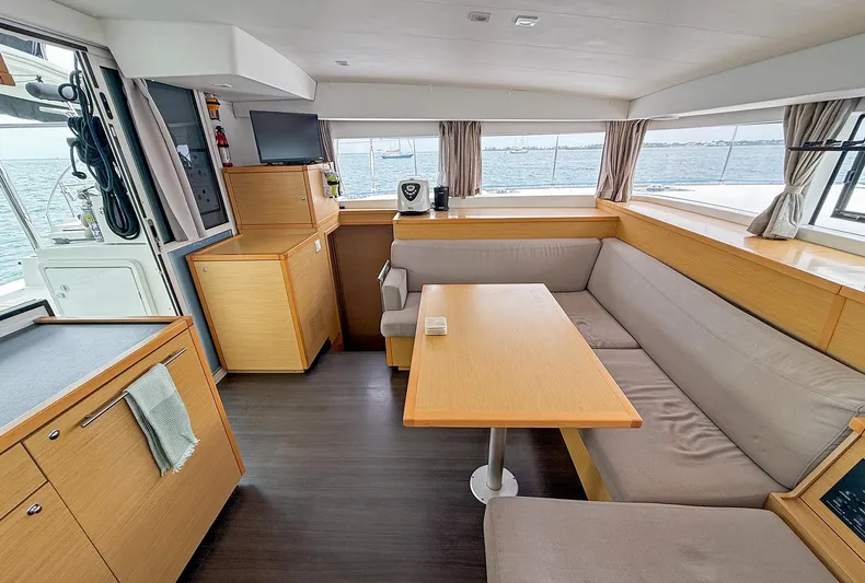 Escapist Yacht Photos Pics 