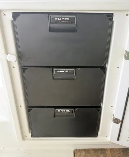 Escapist Yacht Photos Pics 