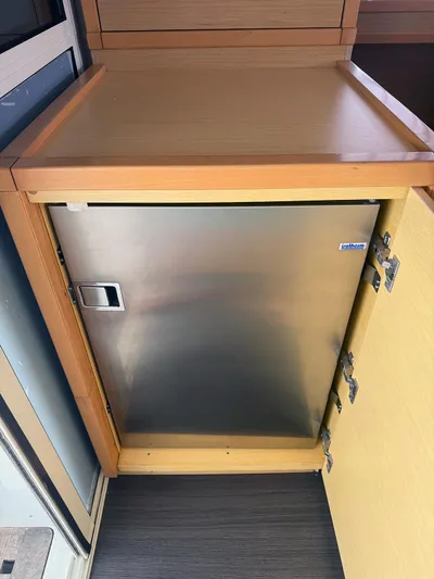 Escapist Yacht Photos Pics 