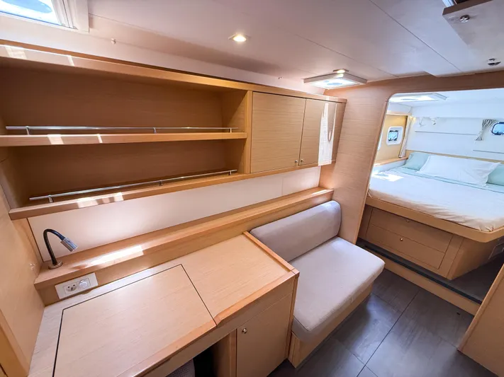 Escapist Yacht Photos Pics 