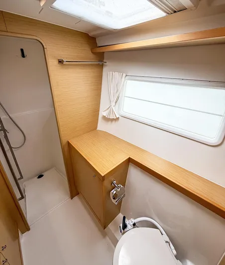 Escapist Yacht Photos Pics 