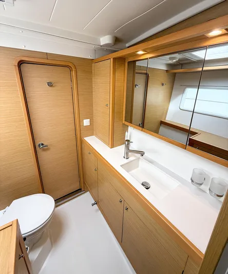 Escapist Yacht Photos Pics 