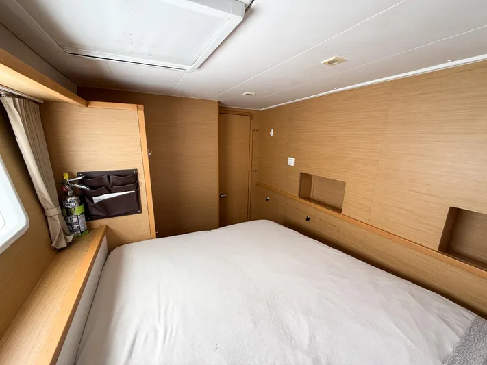 Escapist Yacht Photos Pics 