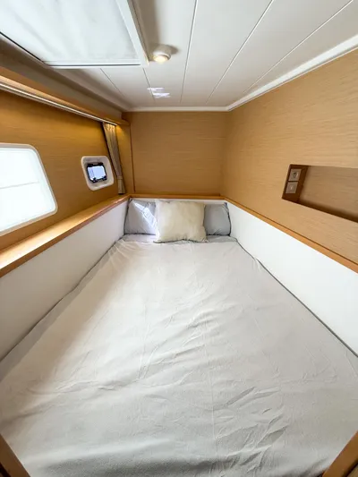 Escapist Yacht Photos Pics 