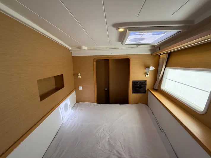 Escapist Yacht Photos Pics 