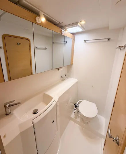 Escapist Yacht Photos Pics 