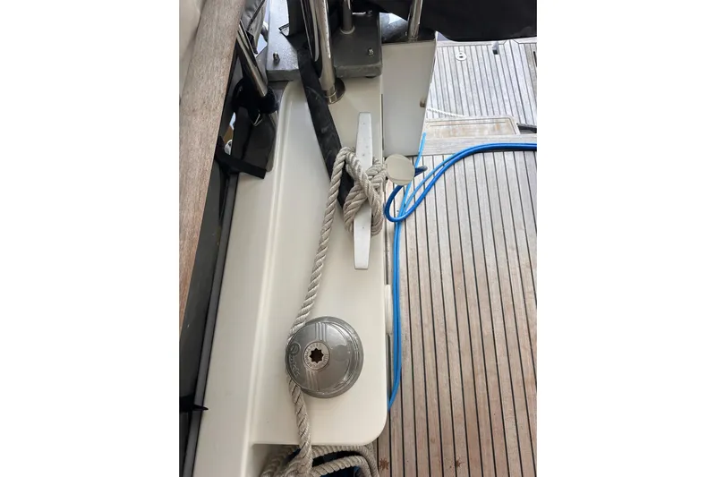 Dove Yacht Photos Pics Deck view of 2015 Beneteau Swift Trawler 50 with rope and cleat.