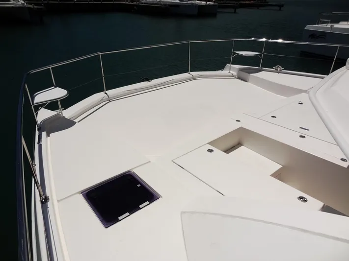 Livitup Yacht Photos Pics Leopard 43 Powercat 2017 yacht deck, spacious and sleek design, marina background.