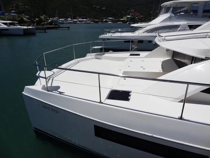 Knot Flyin Yacht Photos Pics Leopard 43 Powercat