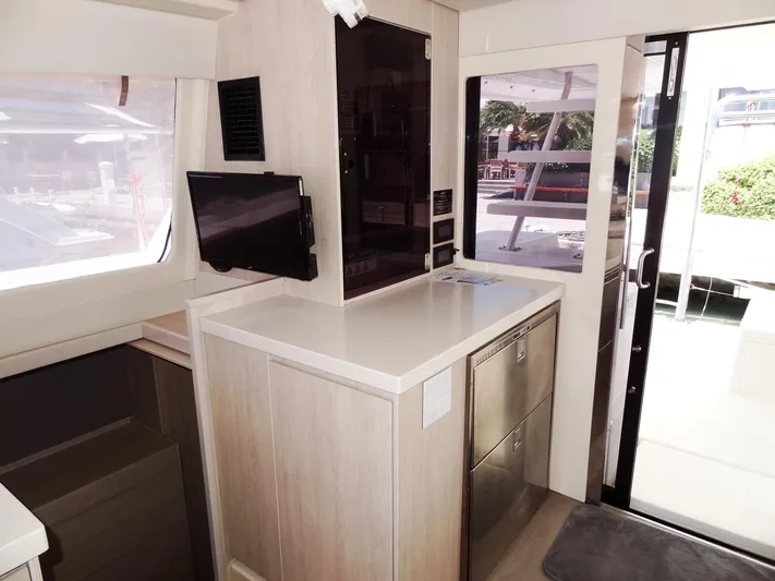 Livitup Yacht Photos Pics Interior of 2017 Leopard 43 Powercat with modern kitchen and sleek design.