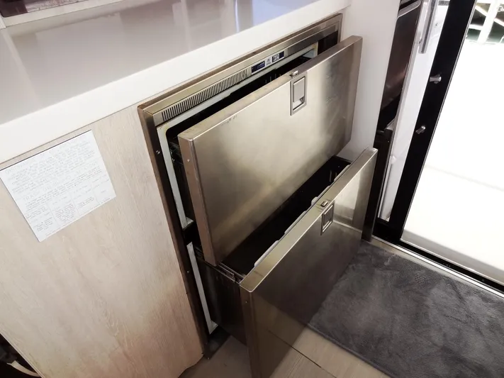 Livitup Yacht Photos Pics Stainless steel drawer refrigerator in 2017 Leopard 43 Powercat yacht kitchen.