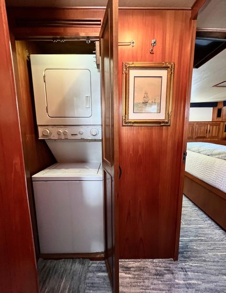 1987 Ocean Alexander Motor Yacht/ Long Range Cruiser