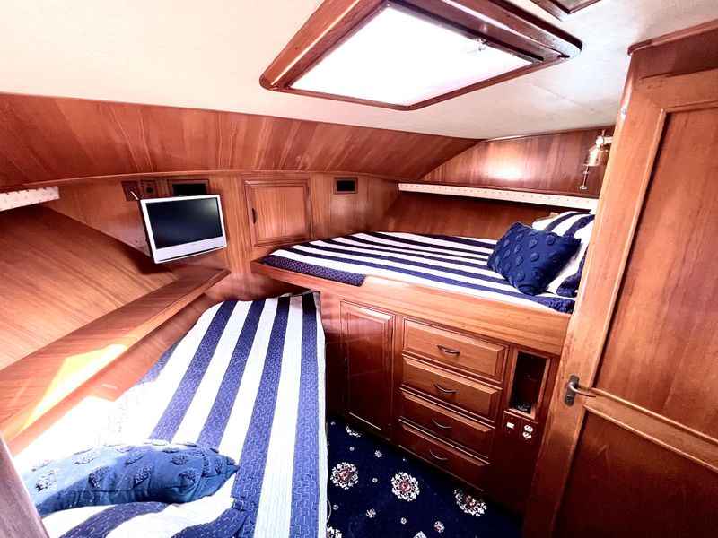 1987 Ocean Alexander Motor Yacht/ Long Range Cruiser