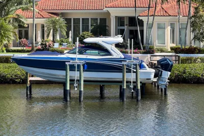 Formula 350 Crossover Bowrider