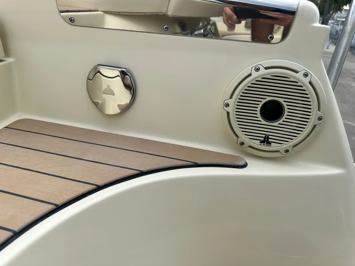  Yacht Photos Pics Close-up of the 2025 Chris-Craft Launch 31 GT boat's deck and speaker.